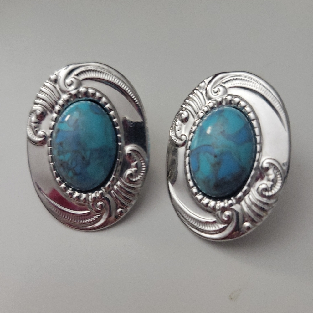Vintage Clip on Earrings